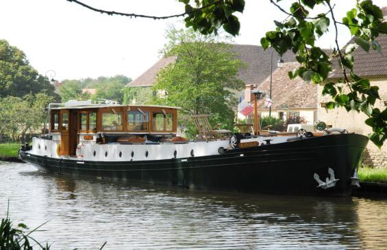 THE RANDLE | 2001 21.94m (71.98 ft) Modern River Cruising Motor Yacht from British builder R W Davies