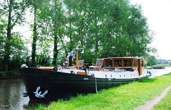 THE RANDLE | 2001 21.94m (71.98 ft) Modern River Cruising Motor Yacht from British builder R W Davies