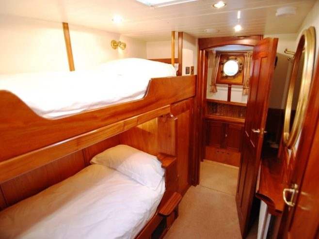 THE RANDLE | 2001 21.94m (71.98 ft) Modern River Cruising Motor Yacht from British builder R W Davies