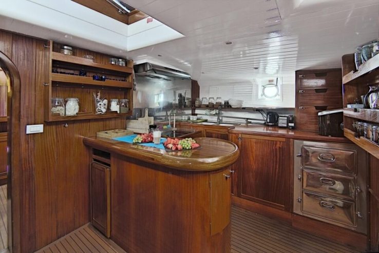 TRUE LOVE | 1944 23.55m (77’9″) Classic Ketch Motor Sail Yacht from German shipyard Burmester