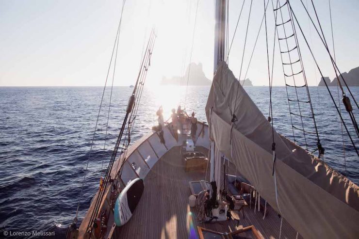 TRUE LOVE | 1944 23.55m (77’9″) Classic Ketch Motor Sail Yacht from German shipyard Burmester