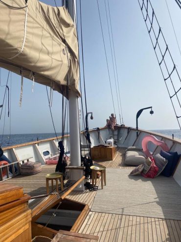 TRUE LOVE | 1944 23.55m (77’9″) Classic Ketch Motor Sail Yacht from German shipyard Burmester