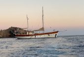 TRUE LOVE | 1944 23.55m (77’9″) Classic Ketch Motor Sail Yacht from German shipyard Burmester