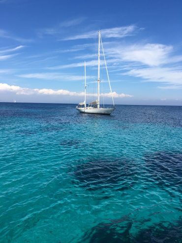 VENATOR | 1973 19.68 m (64.6 ft) Classic Swan 65 Cruising Performance Sail Yacht from Finnish shipyard Nautor Swan