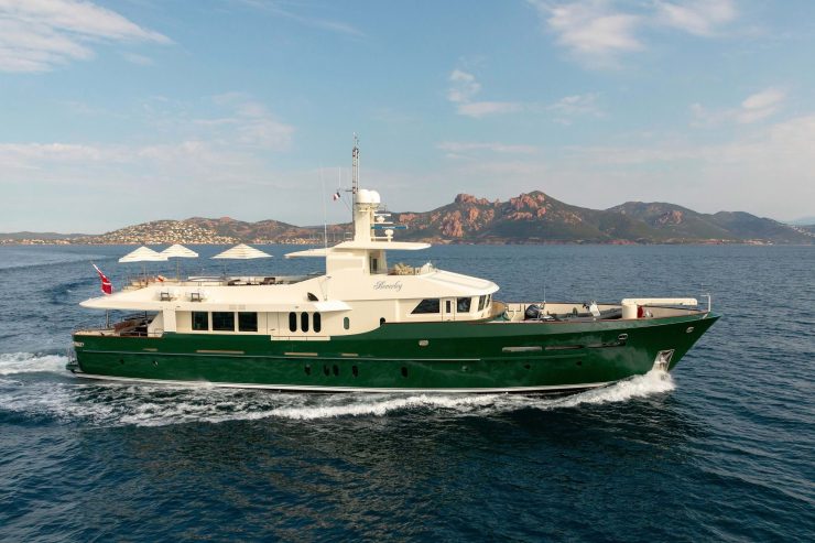 W EXPLORER | 2009 36.5m (119’7″) Luxury Steel Motor Yacht from Italian shipyard Benetti