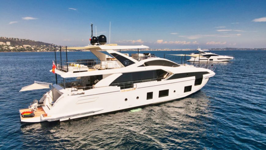 WAVE | 2019 26.78m (87’10”) Luxury Flybridge Performance Motor Yacht from Italian shipyard AZIMUT