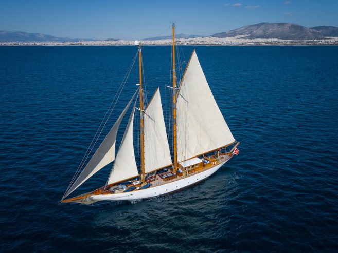 WEATHERBIRD | 1931 31m (101’7″) Classic Schooner Sail Yacht from French shipyard Chantelot & Lemaistre