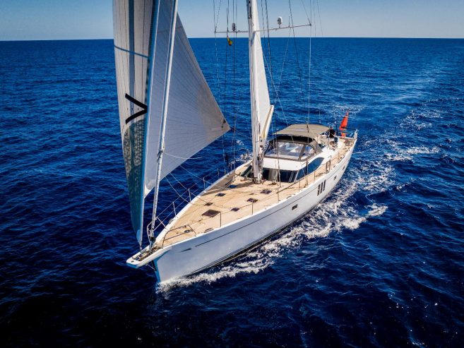 ENSO | 2016 25.15m (82’7″) Luxury World Cruising Sailing Yacht from British shipyard Oyster Marine