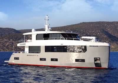 EXPLORER-M26-2024-25m-82-Explorer-Motor-Yacht-for-sale-YachtDealz21