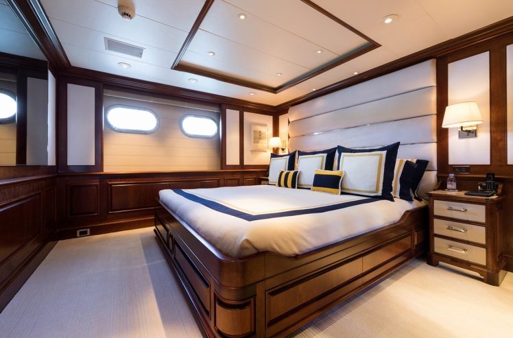 FLAG | 2000 62.3m (204’5″) Luxury Tri-Deck Steel Motor Yacht from renowned Dutch shipyard Feadship