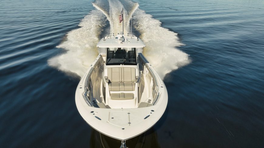 LOW RISE | 2022 12.19m (40′) Fast Sport Fisher Motor Yacht from American shipyard Pursuit Boats