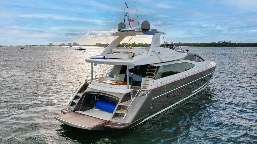 M3 | 2013 22.99m (75’5″) Luxury High Performance Flybridge Motor Yacht from Italian shipyard RIVA