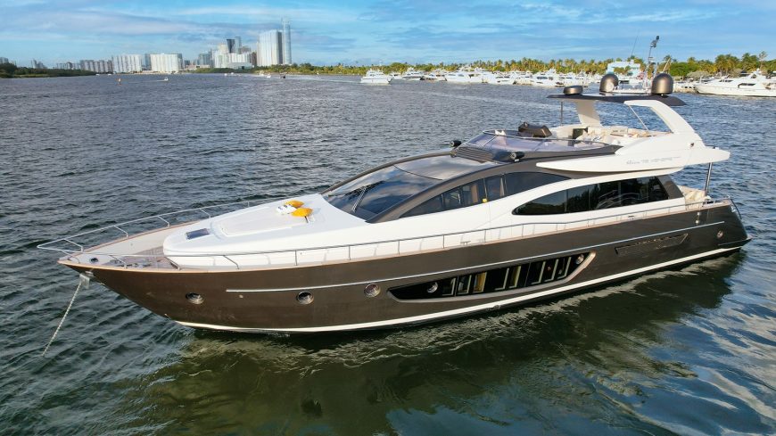 M3 | 2013 22.99m (75’5″) Luxury High Performance Flybridge Motor Yacht from Italian shipyard RIVA