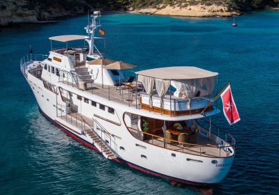 ODYSSEY-11-1967-33m-108422-Classic-Motor-Yacht-for-sale-YachtDealz3