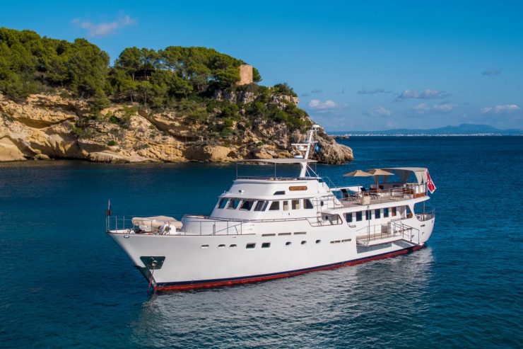 ODYSSEY III | 1967 33m (108.24ft) Classic Luxury Steel Motor Yacht built by Italian shipyard Benetti