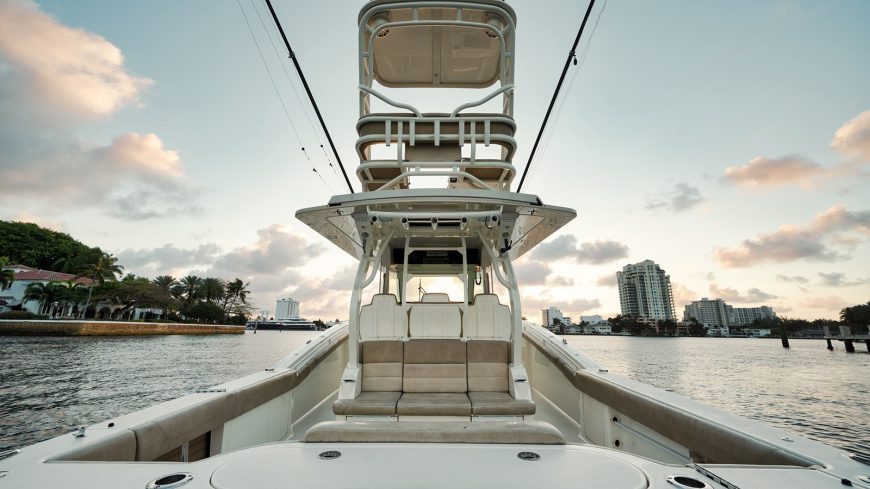 TONTO | 2018 12.8m (42′) Luxury Center Console Sport Fisher Motor Yacht from American shipyard Scout Boats