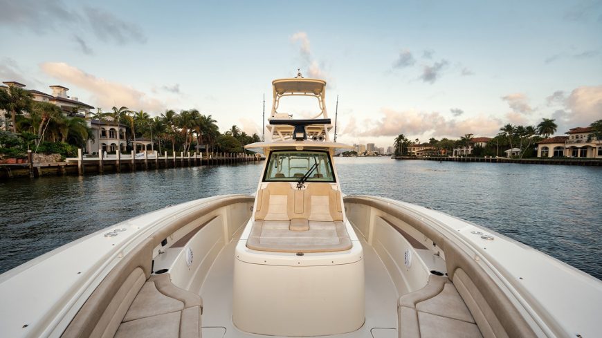 TONTO | 2018 12.8m (42′) Luxury Center Console Sport Fisher Motor Yacht from American shipyard Scout Boats