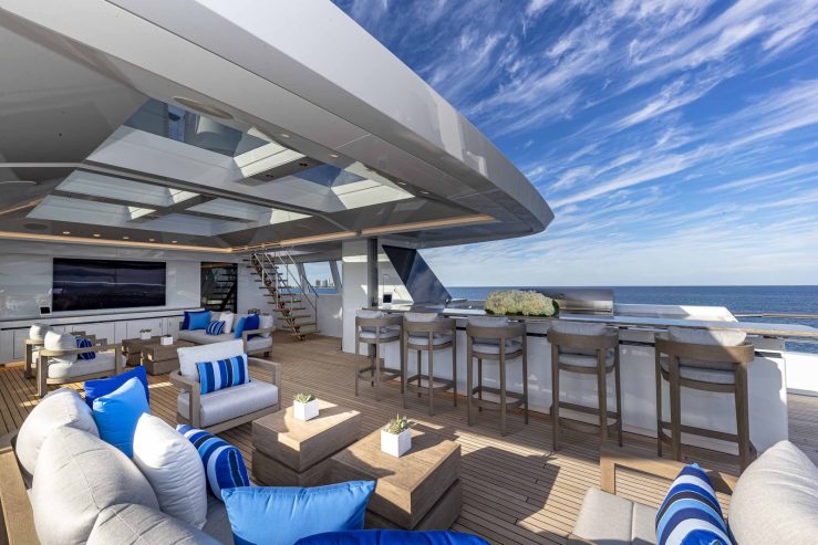 TOP FIVE II | 2021 61m (200’1″) Luxury Tri-Deck Steel Motor Yacht from legendary Dutch shipyard Royal Hakvoort