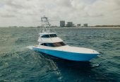 50 CALIBER | 2018 21.95m (72′) Enclosed Flybridge Sportfish Motor Yacht from American shipyard Viking