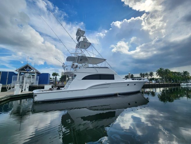 CENTURY STAR | 2005 22.25m (73′) Convertible Performance Sport Fisher Motor Yacht from American shipyard DONZI MARINE