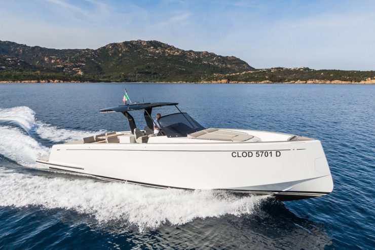 CLODY | 2020 14m (46′) PARDO 43 Luxury Day Motor Yacht from Italian shipyard Pardo Yachts