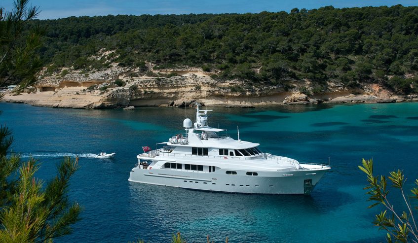 Christina G | 2010 33.65m (110’4″) Vripack design Luxury Tri-Deck Steel Motor Yacht from HK shipyard Kingship Marine