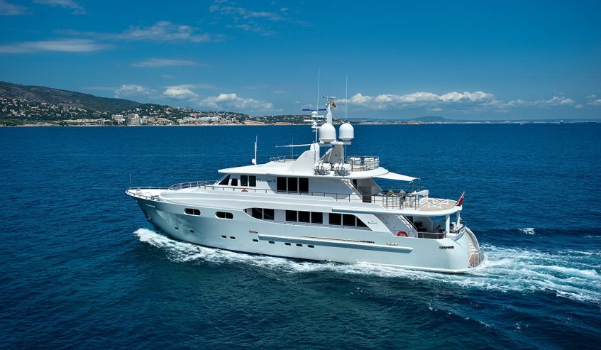 Christina G | 2010 33.65m (110’4″) Vripack design Luxury Tri-Deck Steel Motor Yacht from HK shipyard Kingship Marine