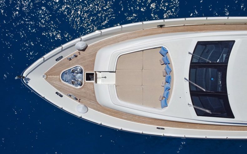 ESTEL | 2005 31m (101’7″ ) High Performance Sport Motor Yacht from Italian shipyard Leopard Yachts