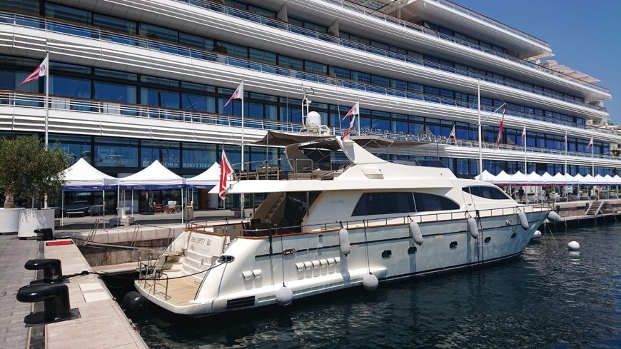 SERENDIPITY BLUE | 2004 26.1m (85’6″) Luxury Flybridge Motor Yacht from Italian shipyard Falcon Yachts