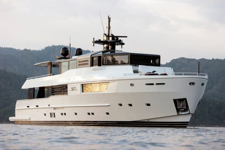 SUN | 2012 35.5m (116’4″) Luxury Motor Yacht from Italian shipyard Arcadia Yachts