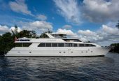 SUPERSTAR | 2001 34.14m (112′) Luxury Raised Pilothouse Motor Yacht from American shipyard WESTPORT