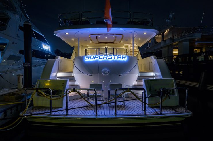 SUPERSTAR | 2001 34.14m (112′) Luxury Raised Pilothouse Motor Yacht from American shipyard WESTPORT