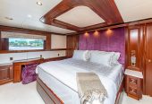 TASIA | 2009 40m (131’3″) Luxury Tri-Deck Motor Yacht from American shipyard WESTPORT