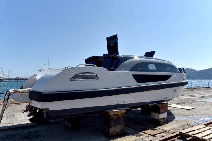 WB | 2023 7.5M (24’8″) CUSTOM LIMO TENDER FROM ITALIAN SHIPYARD WOODEN BOATS SRL