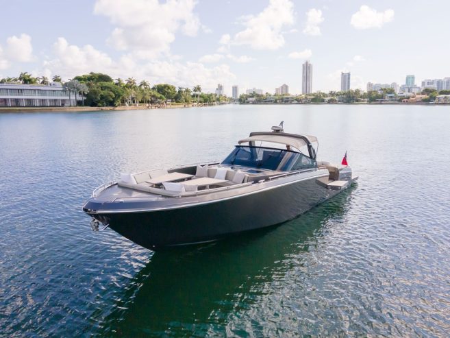 YOURS | 2016 16.31m (53’6″) Fast Sport Tender from Italian shipyard CNM – CANTIERI NAVALI DEL MEDITERRANEO