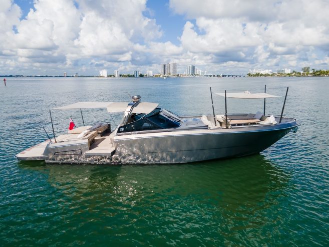 YOURS | 2016 16.31m (53’6″) Fast Sport Tender from Italian shipyard CNM – CANTIERI NAVALI DEL MEDITERRANEO