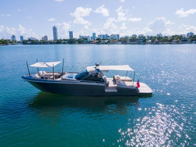 YOURS | 2016 16.31m (53’6″) Fast Sport Tender from Italian shipyard CNM – CANTIERI NAVALI DEL MEDITERRANEO