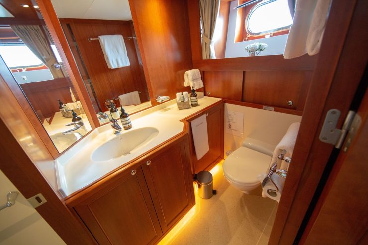 CORNELIA | 2006 34m (111.7ft) RMK MARINE MOTOR YACHT