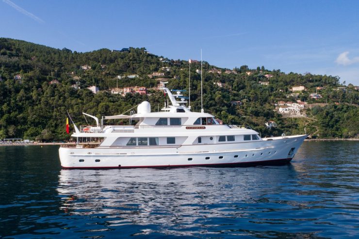 CORNELIA | 2006 34m (111.7ft) RMK MARINE MOTOR YACHT