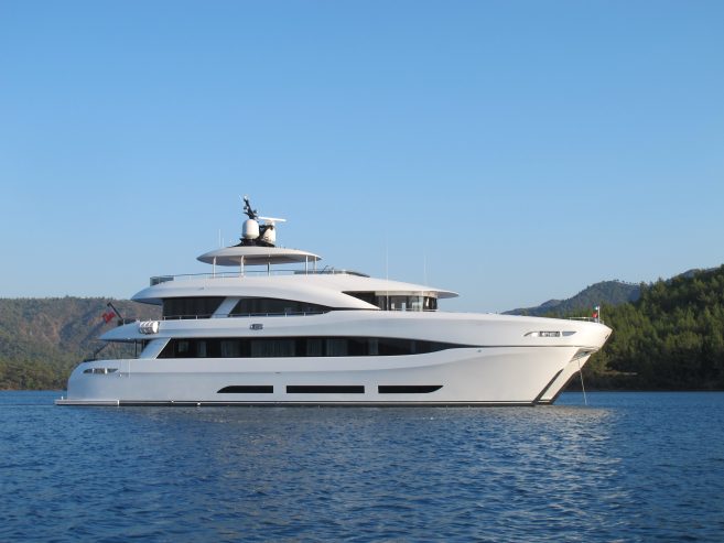 CURVELLE QUARANTA | 2013 34.1m (111’11”) Luxury Performance Catamaran Motor Yacht from Turkish shipyard Logos Marine