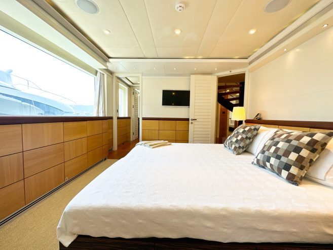 CURVELLE QUARANTA | 2013 34.1m (111’11”) Luxury Performance Catamaran Motor Yacht from Turkish shipyard Logos Marine