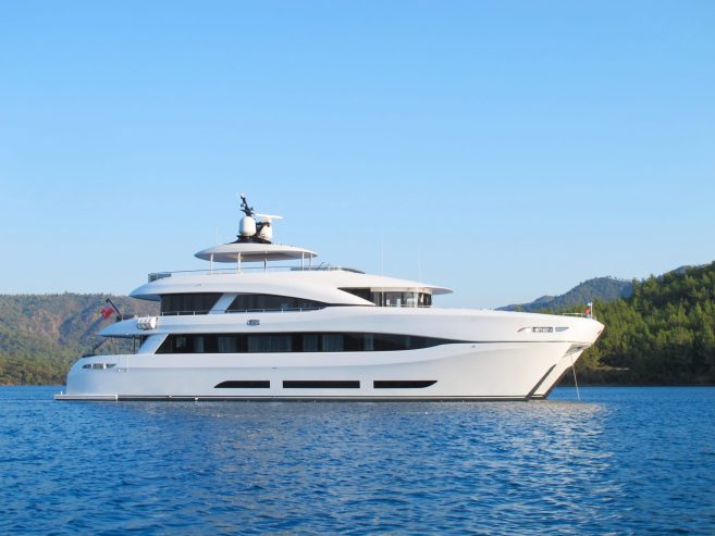 CURVELLE QUARANTA | 2013 34.1m (111’11”) Luxury Performance Catamaran Motor Yacht from Turkish shipyard Logos Marine