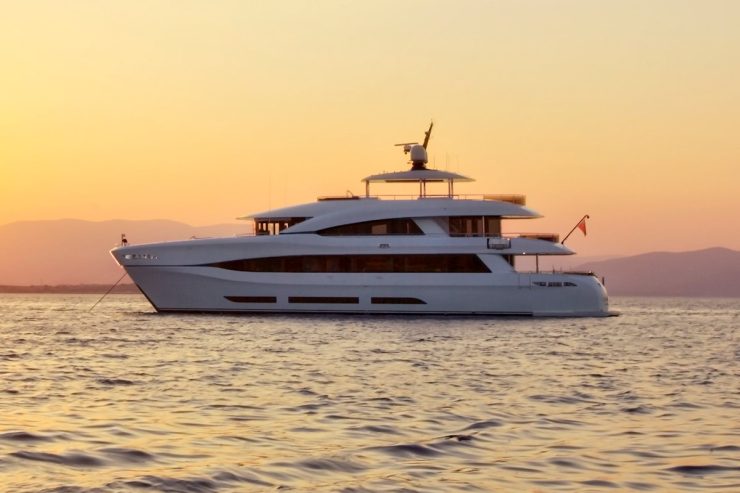 CURVELLE QUARANTA | 2013 34.1m (111’11”) Luxury Performance Catamaran Motor Yacht from Turkish shipyard Logos Marine