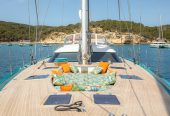 KARIBU | 2013 27m (88’7″) Cruising Sailing Yacht from British shipyard OYSTER YACHTS