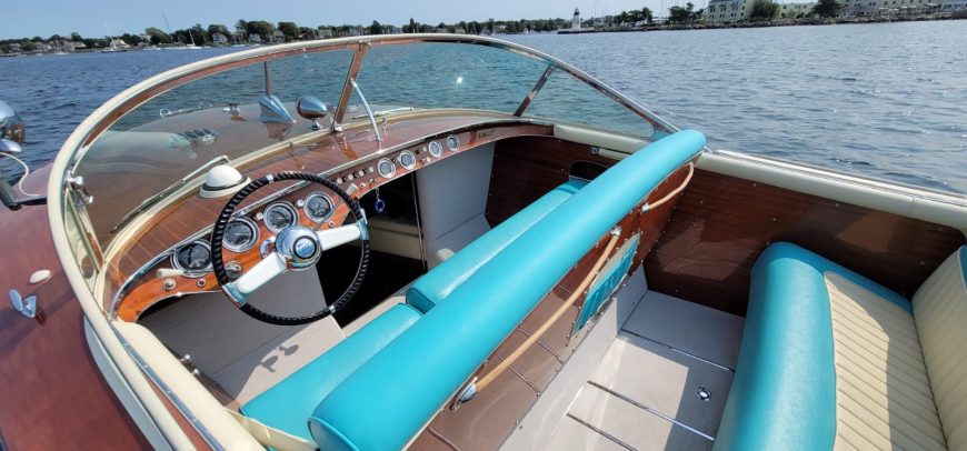 BERKELEY SQUARE | 1958/2020 8m (26ft) Luxury Motorboat built Italian shipyard Riva