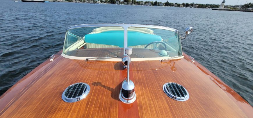 BERKELEY SQUARE | 1958/2020 8m (26ft) Luxury Motorboat built Italian shipyard Riva