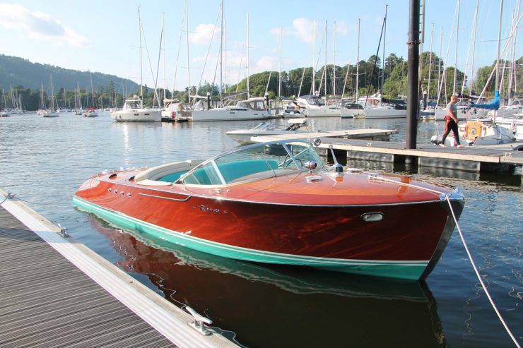 BERKELEY SQUARE | 1958/2020 8m (26ft) Luxury Motorboat built Italian shipyard Riva