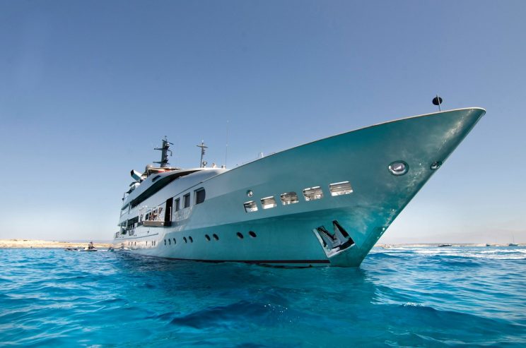 MAGNA GRECIA | 1986 64m (209.3ft) Luxury Motor Yacht from German shipyard Elsflether Werft