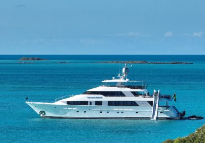 NO-BAD-IDEAS-2004-39.62m-130-Westport-Motor-Yacht-for-sale-YachtDealz1