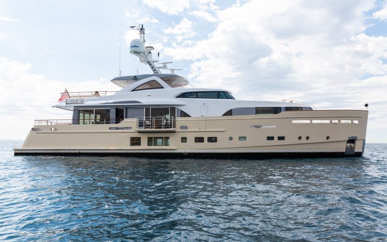 SOLIS | 2015 34m (112ft) Luxury Custom Motor Yacht built by Dutch shipyard Mulder